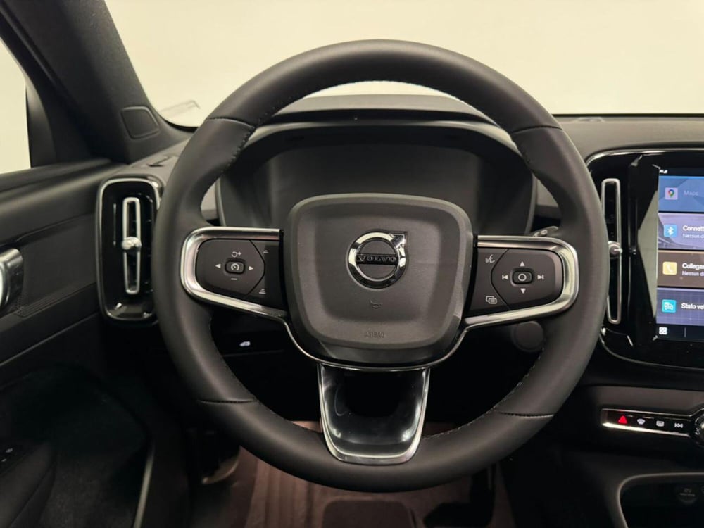 Volvo EX40 nuova a Como (10)
