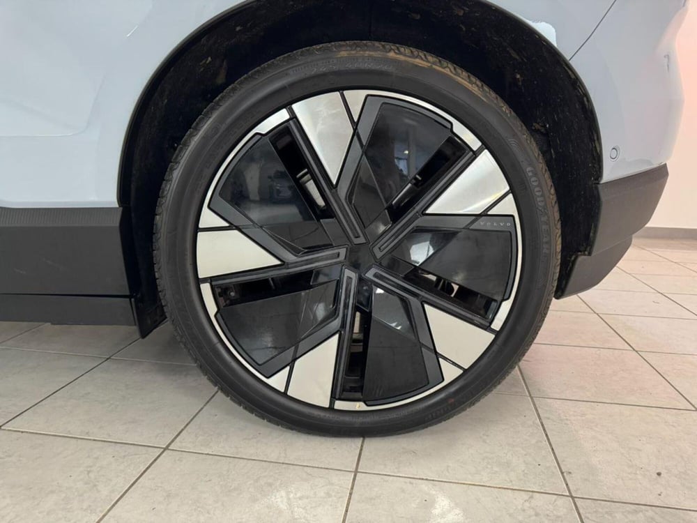 Volvo EX30 usata a Como (11)
