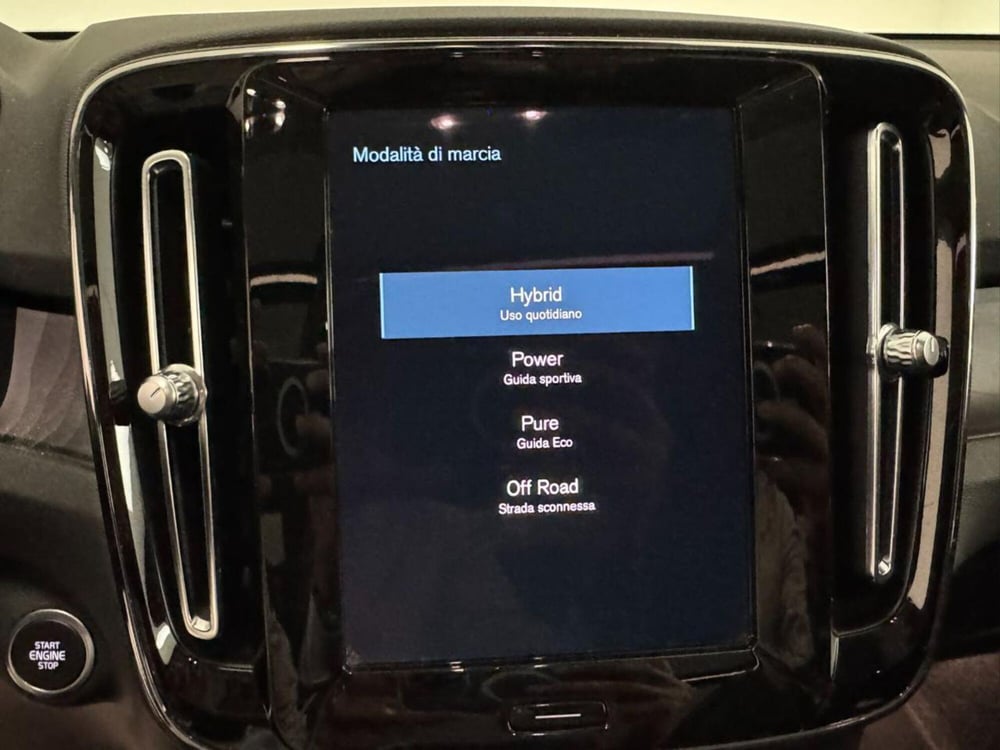 Volvo XC40 usata a Como (16)