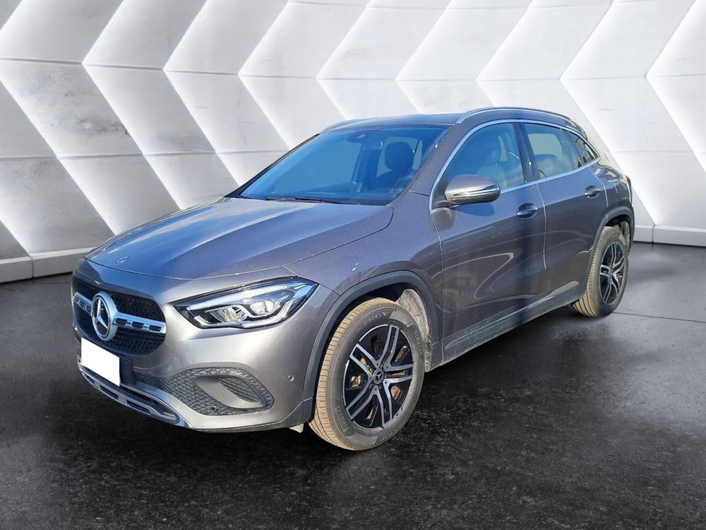 Mercedes-Benz GLA SUV usata a Salerno