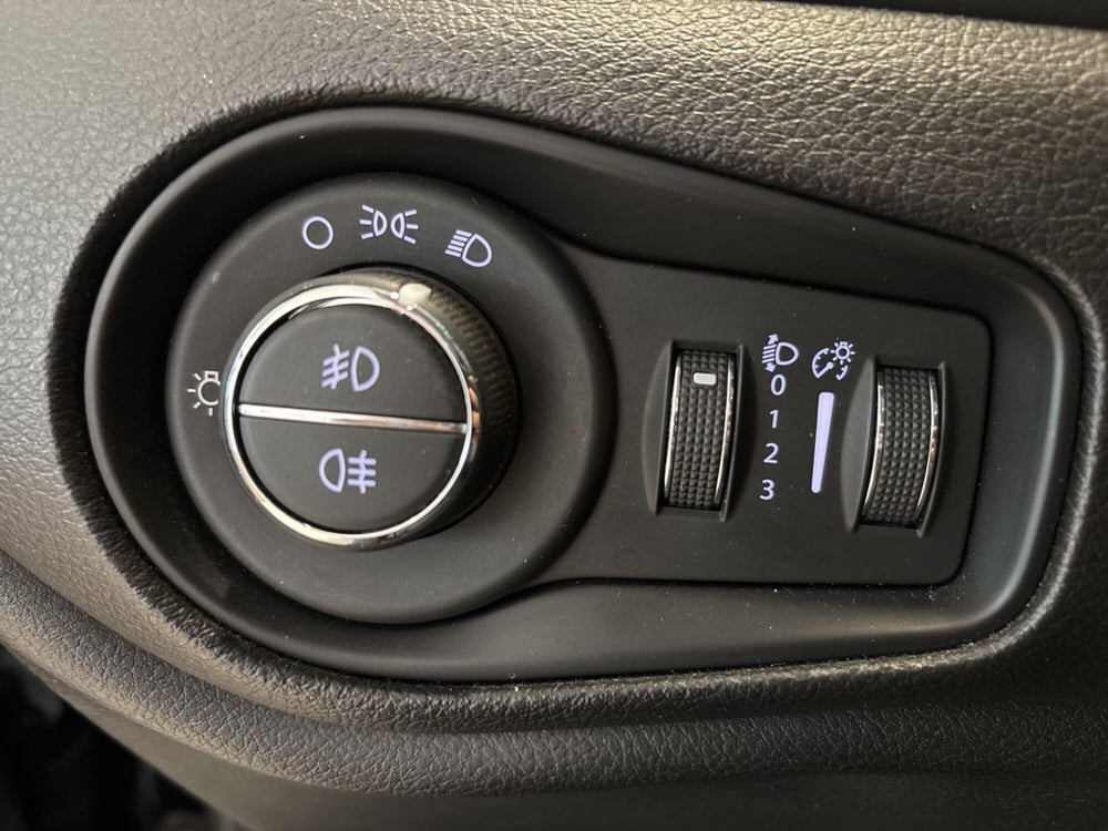 Jeep Renegade usata a Salerno (16)