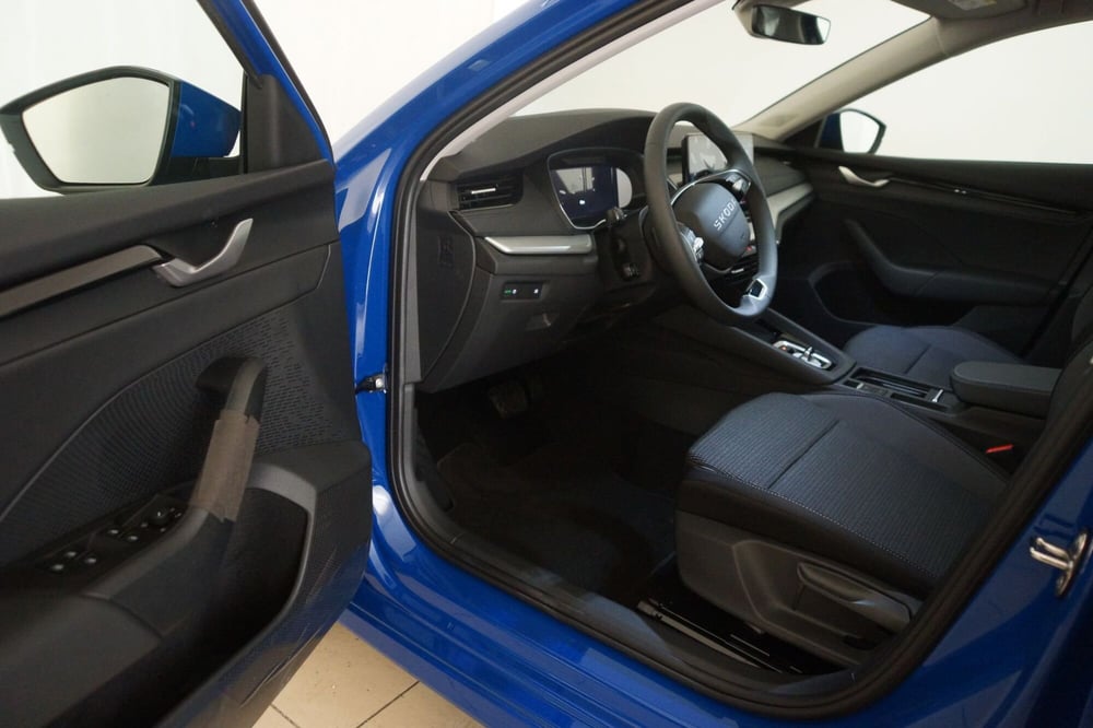 Skoda Octavia Station Wagon nuova a Torino (15)
