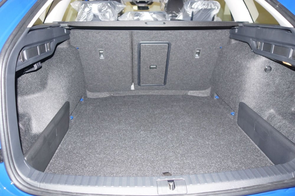 Skoda Octavia Station Wagon nuova a Torino (19)