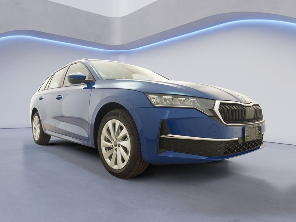 Skoda Octavia Station Wagon nuova a Torino (4)
