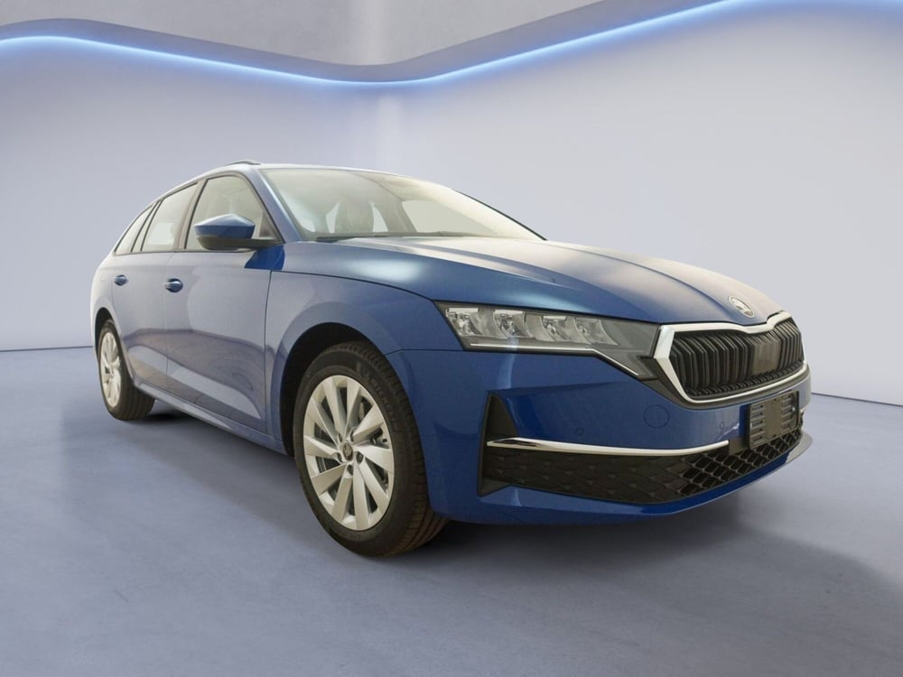 Skoda Octavia Station Wagon nuova a Torino (5)