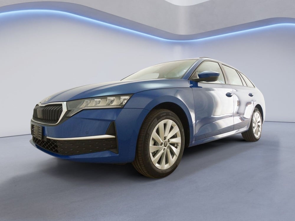 Skoda Octavia Station Wagon nuova a Torino (7)
