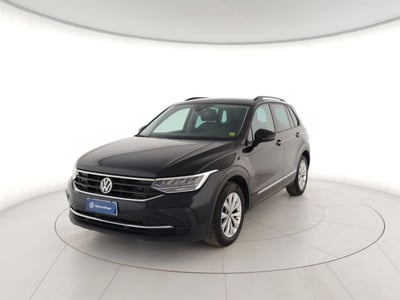 Volkswagen Tiguan 2.0 TDI SCR Life del 2021 usata a Massa