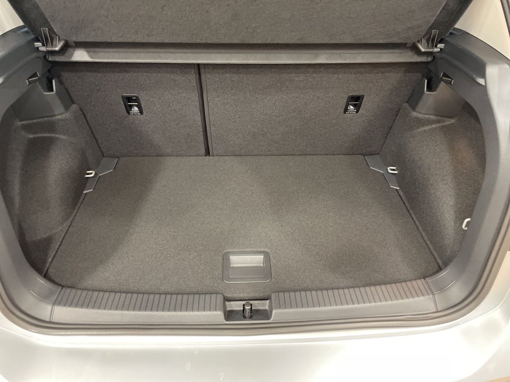 Volkswagen T-Cross nuova a Varese (7)