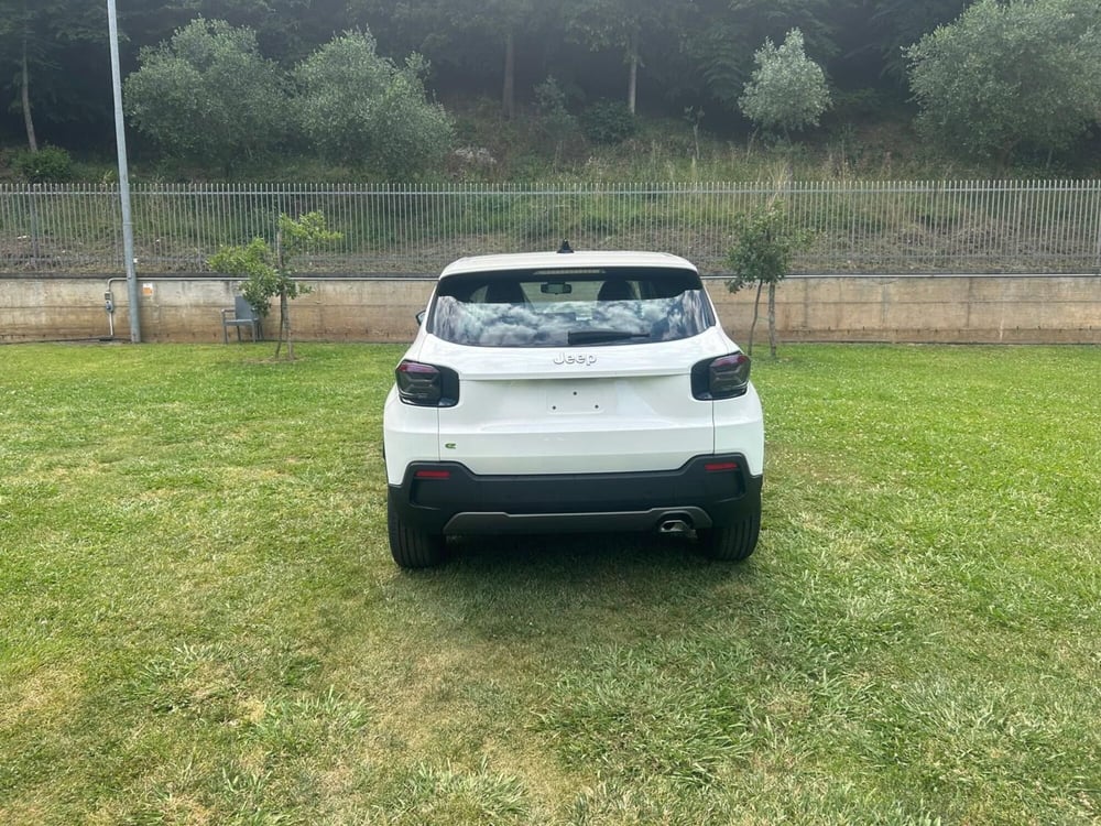 Jeep Avenger nuova a Salerno (12)