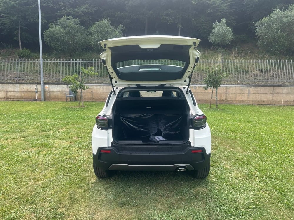 Jeep Avenger nuova a Salerno (13)