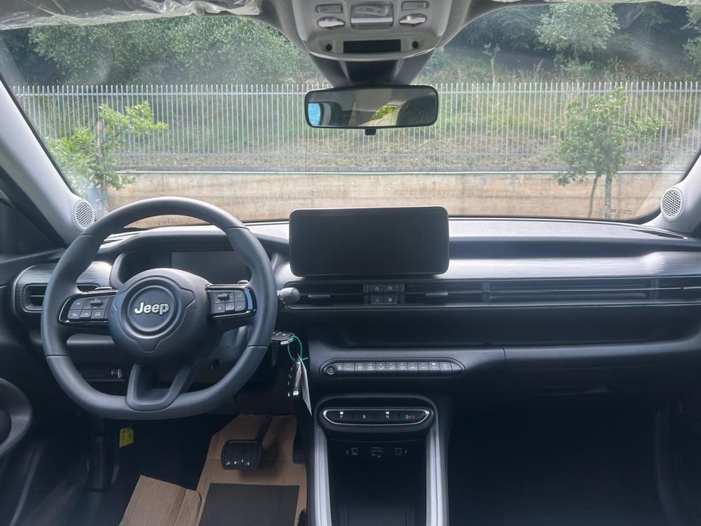 Jeep Avenger nuova a Salerno (5)