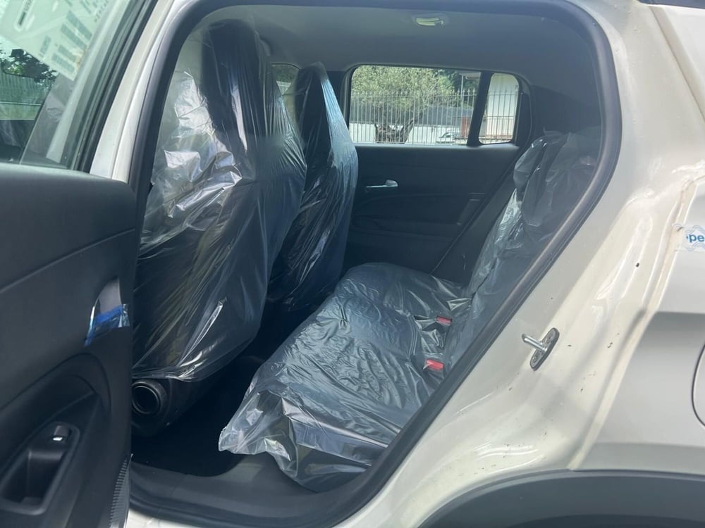 Jeep Avenger nuova a Salerno (7)
