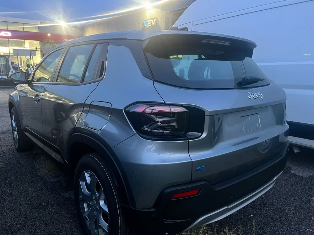 Jeep Avenger nuova a Salerno (2)
