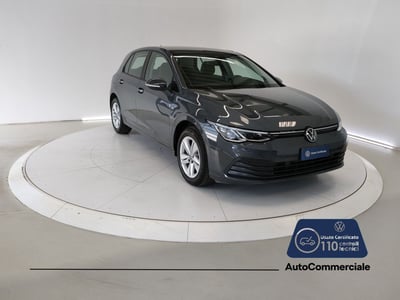 Volkswagen Golf 1.0 eTSI EVO DSG Life del 2024 usata a Bologna