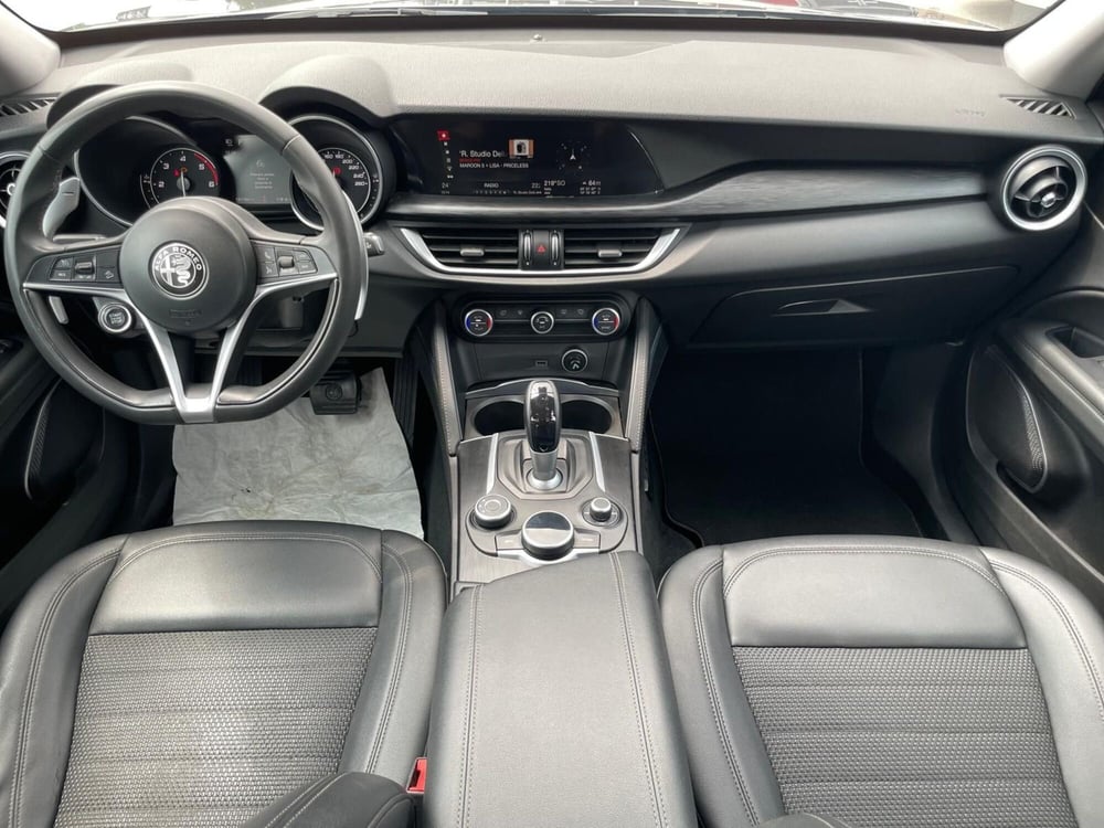 Alfa Romeo Stelvio usata a Ancona (12)