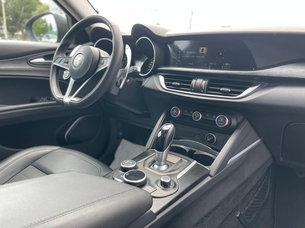 Alfa Romeo Stelvio usata a Ancona (18)