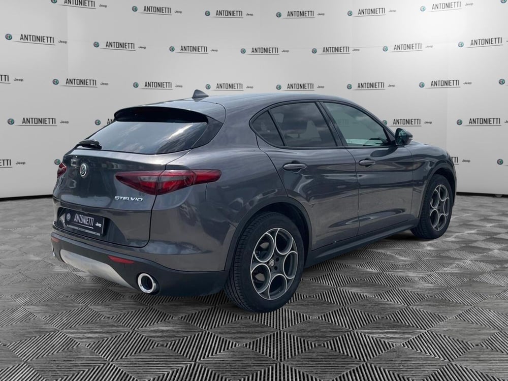 Alfa Romeo Stelvio usata a Ancona (5)