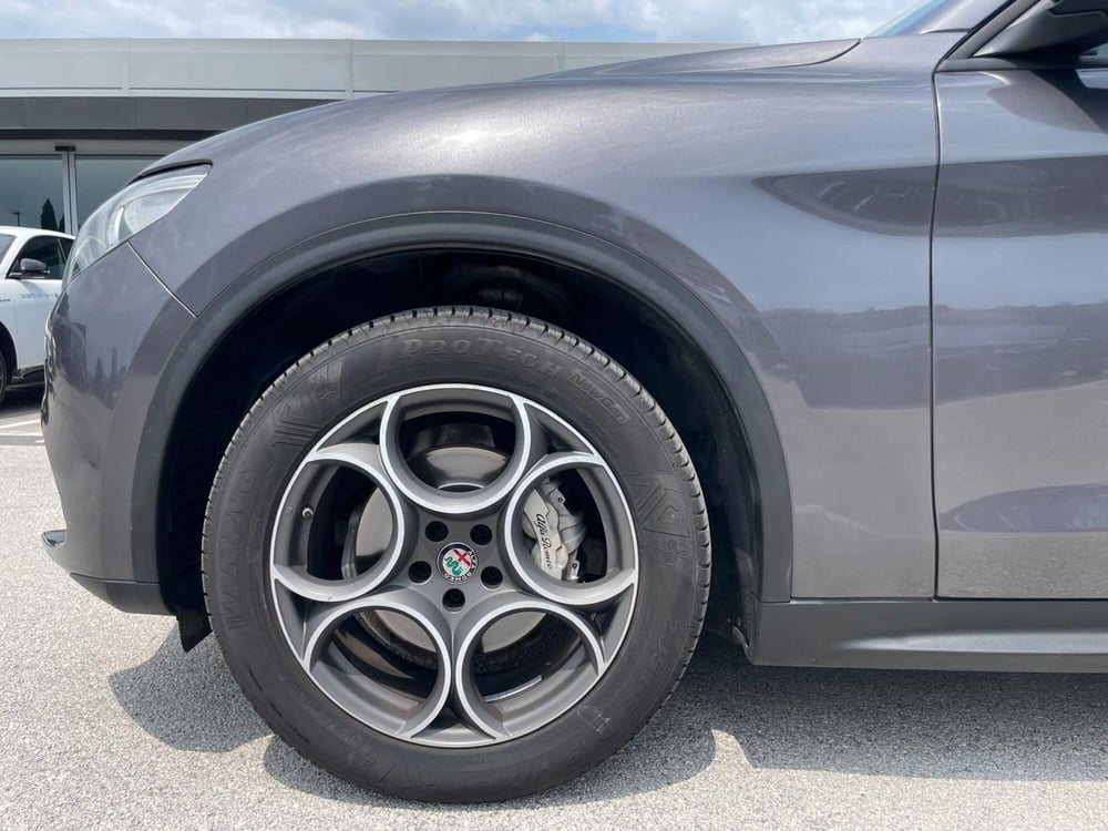 Alfa Romeo Stelvio usata a Ancona (9)