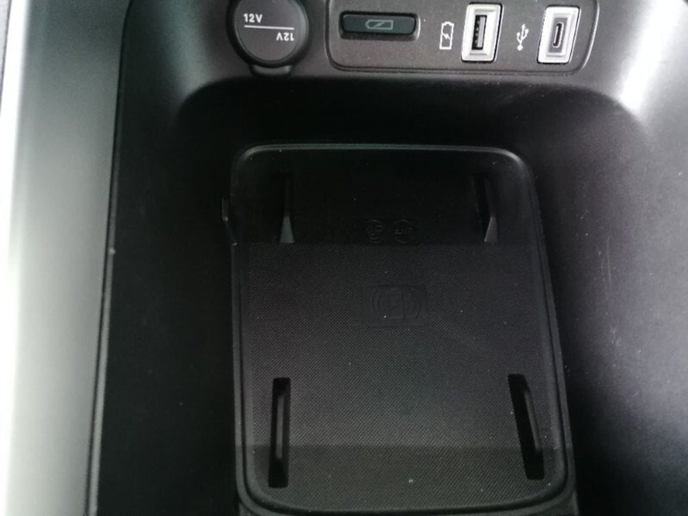 Jeep Avenger usata a Milano (18)