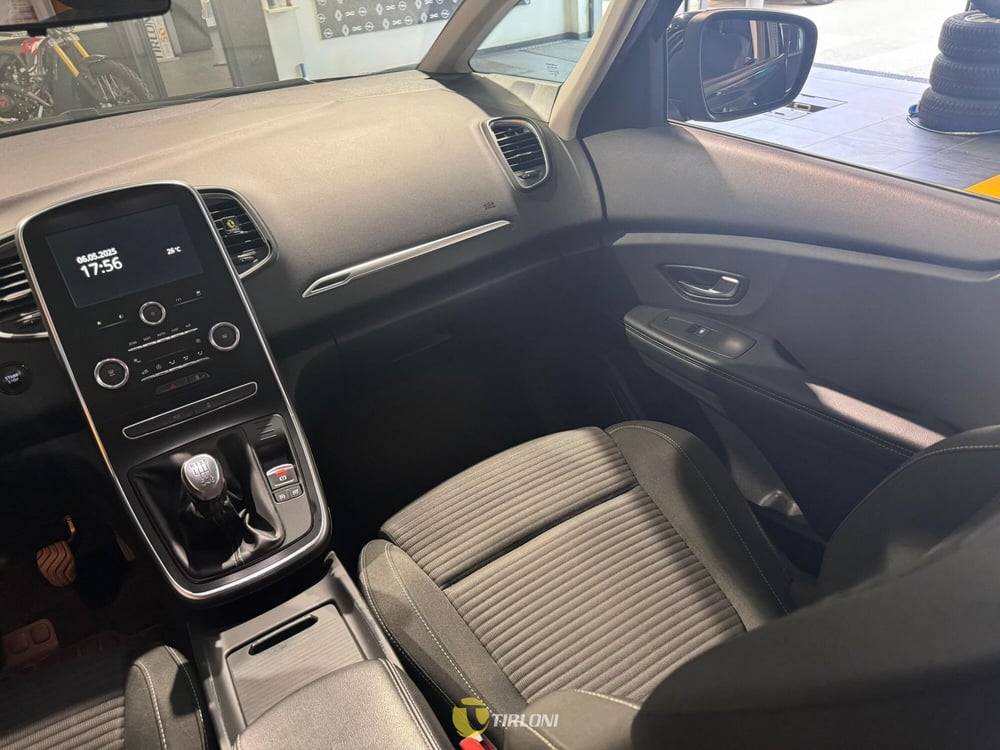 Renault Grand Scénic usata a Milano (19)