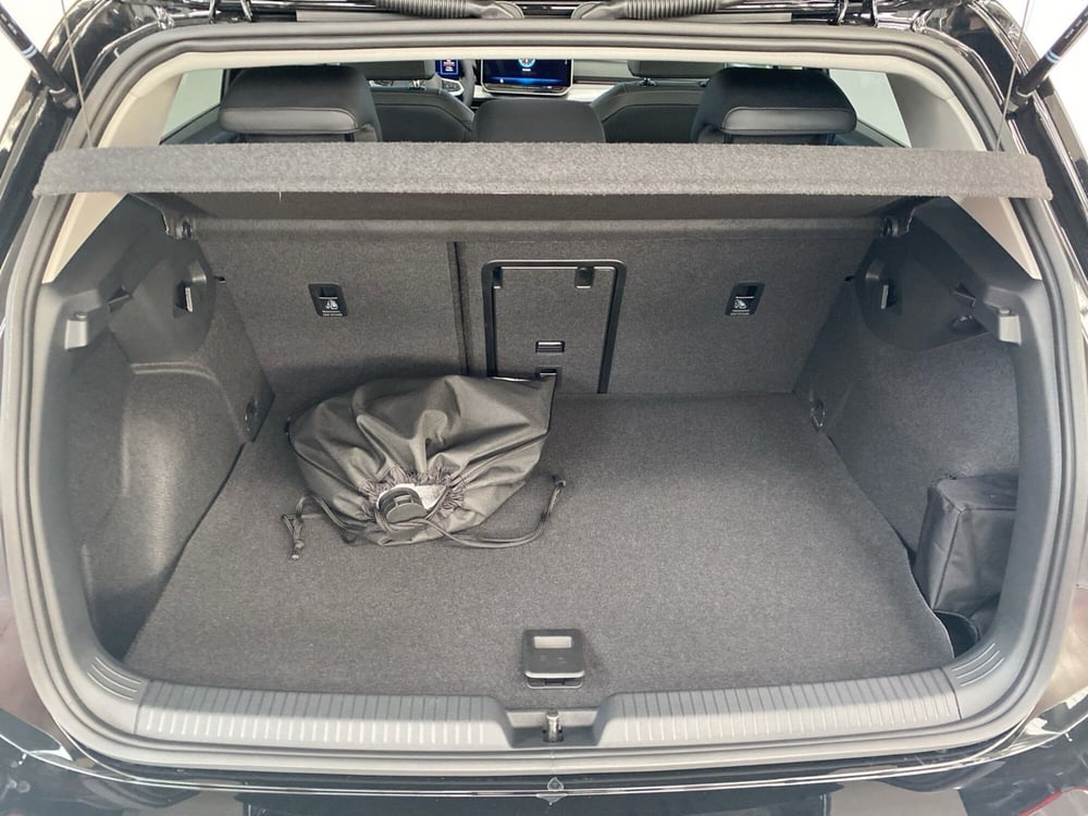 Volkswagen Golf nuova a Lodi (10)