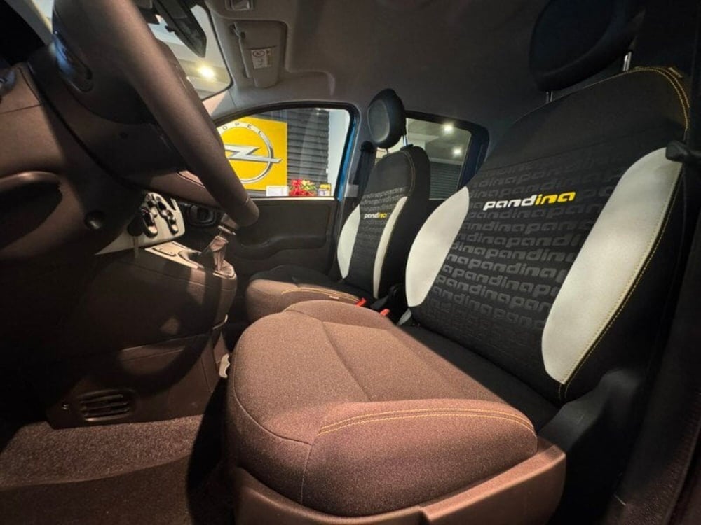 Fiat Panda Cross nuova a Lecco (12)