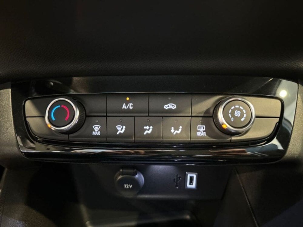 Opel Corsa nuova a Lecco (15)