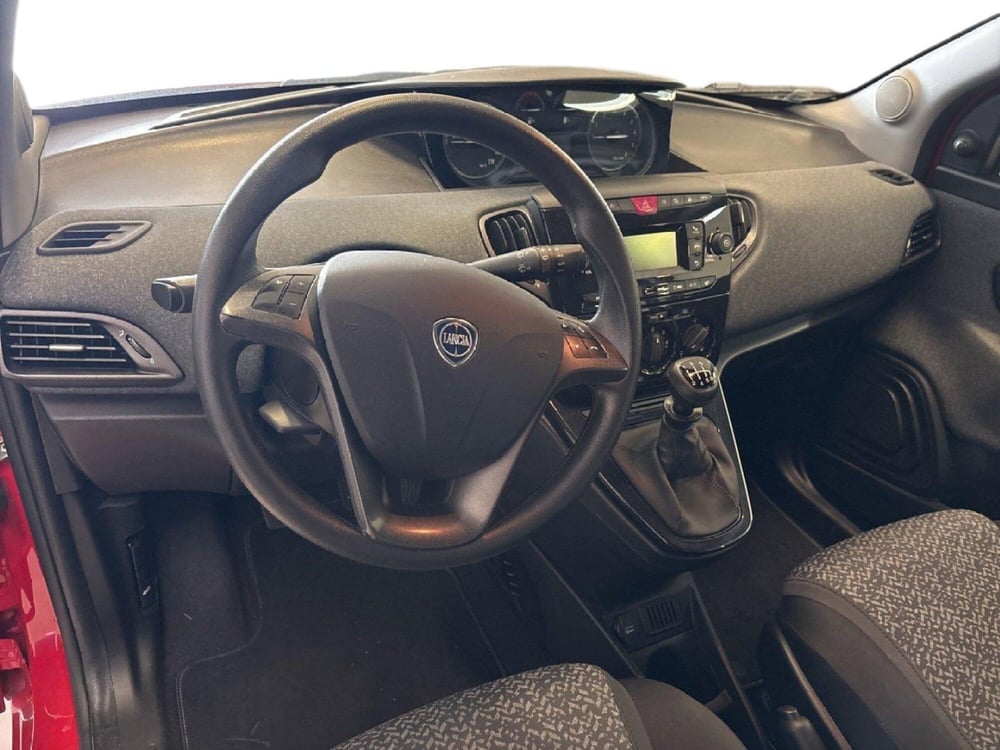Lancia Ypsilon usata a Arezzo (14)