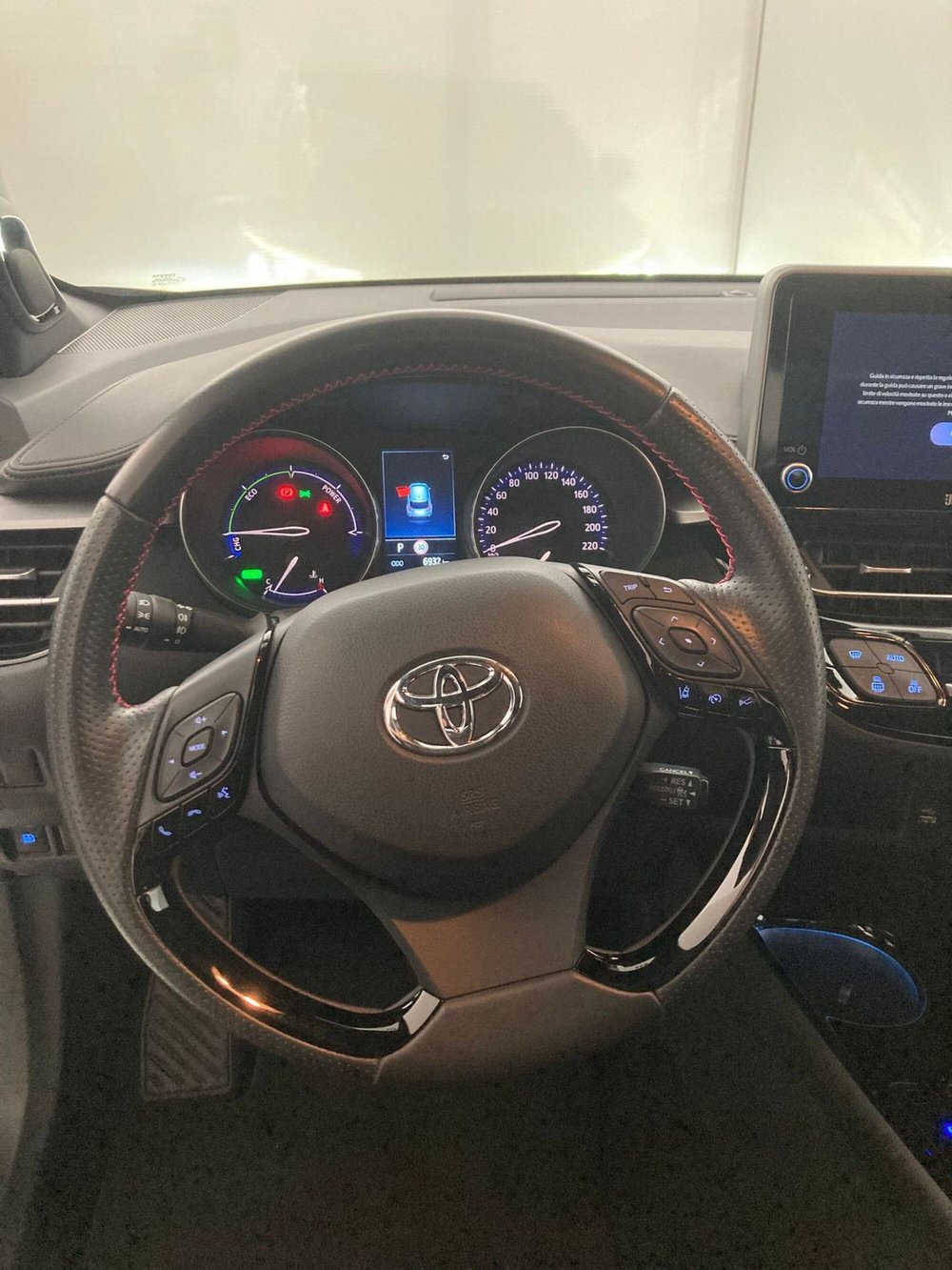 Toyota Toyota C-HR usata a Barletta-Andria-Trani (6)