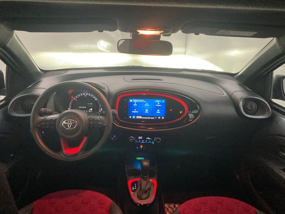 Toyota Aygo X usata a Barletta-Andria-Trani (11)