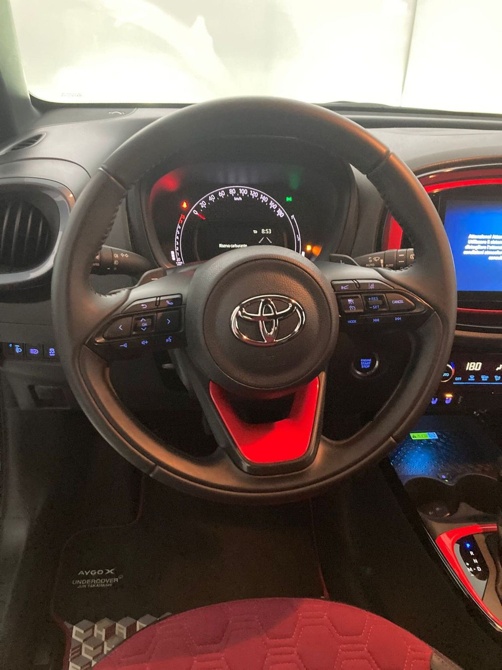 Toyota Aygo X usata a Barletta-Andria-Trani (17)
