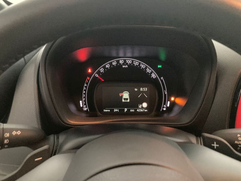 Toyota Aygo X usata a Barletta-Andria-Trani (5)