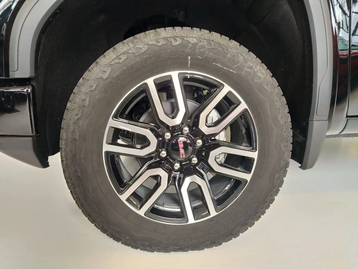 GMC Sierra nuova a Monza e Brianza (11)