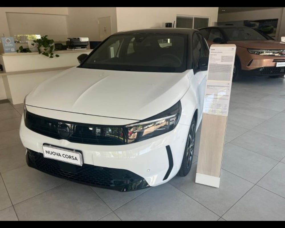 Opel Corsa nuova a Alessandria