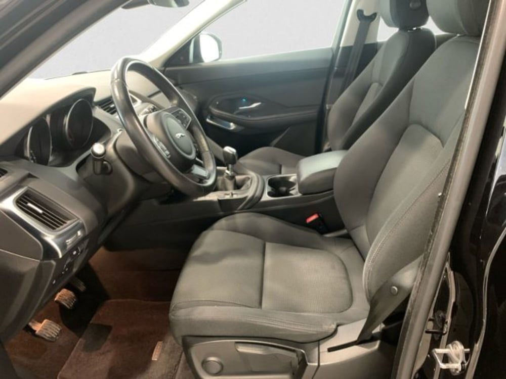 Jaguar E-Pace usata a Livorno (15)