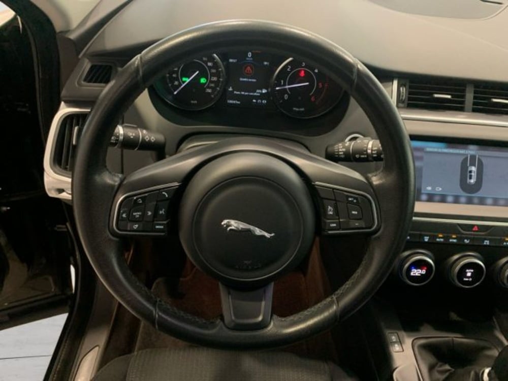 Jaguar E-Pace usata a Livorno (16)