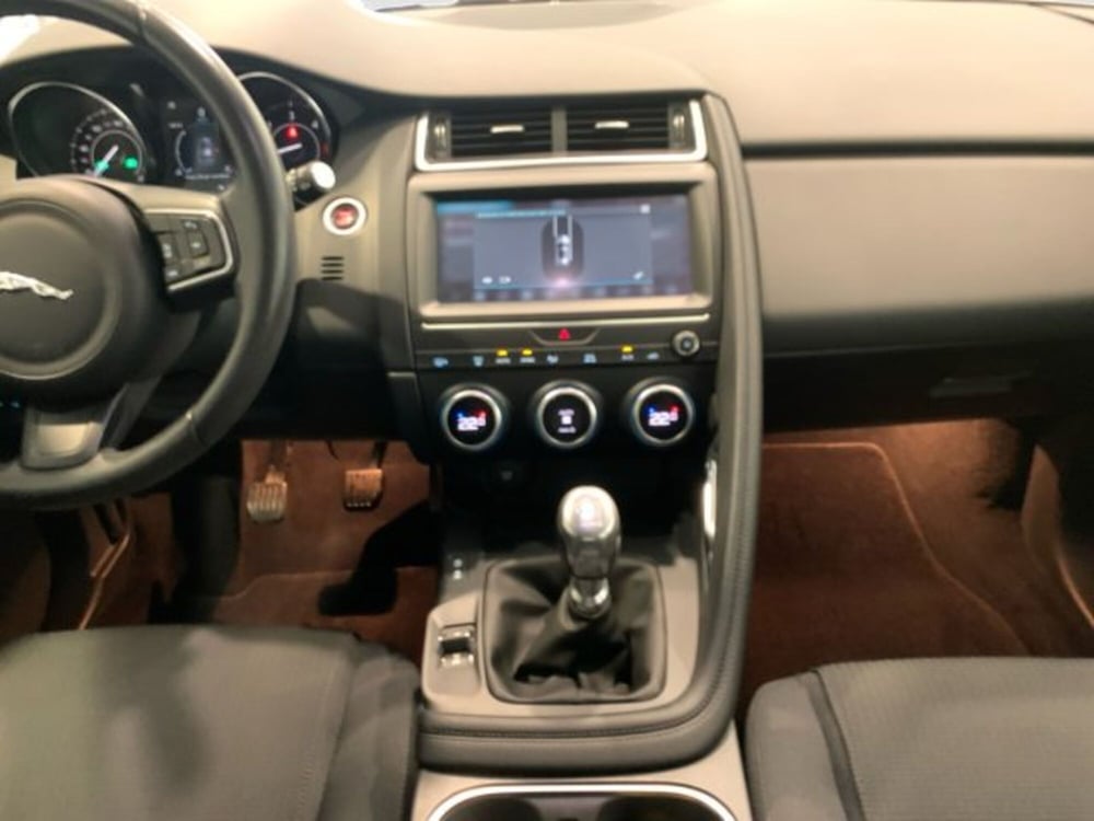 Jaguar E-Pace usata a Livorno (17)