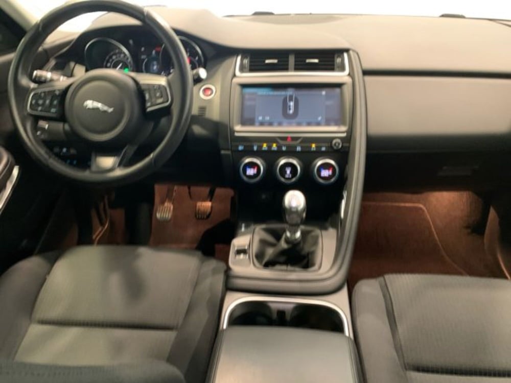 Jaguar E-Pace usata a Livorno (4)
