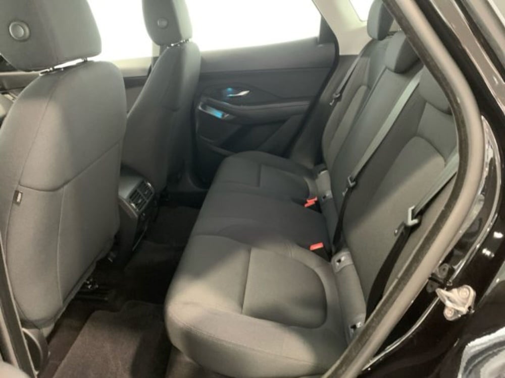 Jaguar E-Pace usata a Livorno (5)