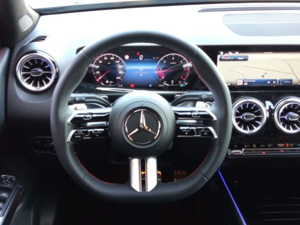 Mercedes-Benz GLB nuova a Potenza (14)
