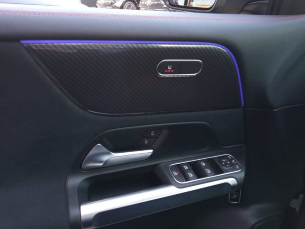 Mercedes-Benz GLB nuova a Potenza (18)