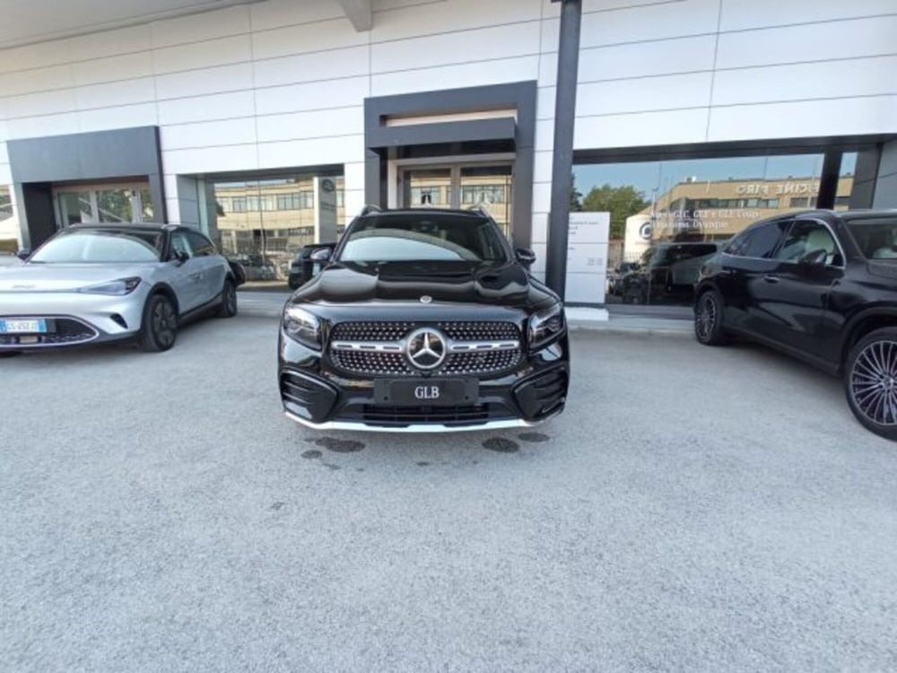 Mercedes-Benz GLB nuova a Potenza (2)
