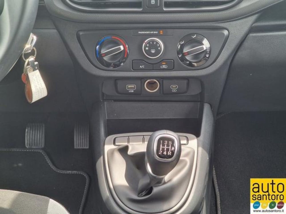 Hyundai i10 nuova a Salerno (17)