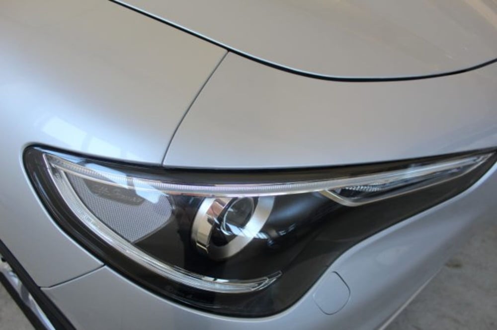 Alfa Romeo Stelvio usata a Terni (19)