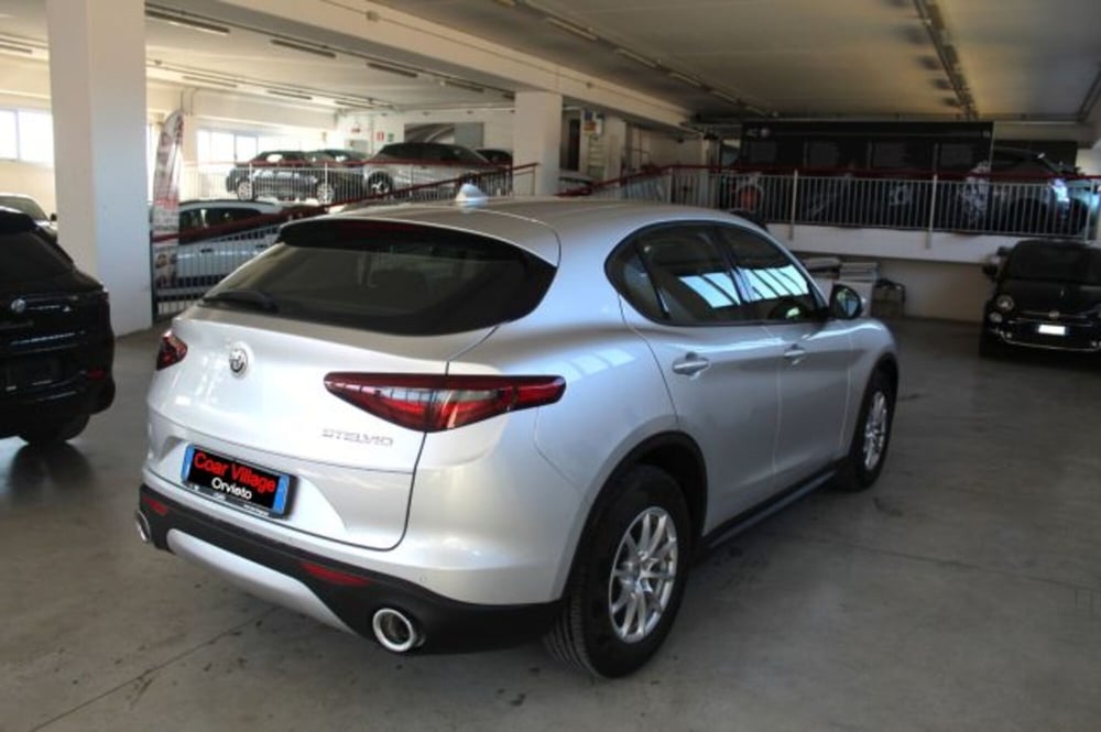 Alfa Romeo Stelvio usata a Terni (4)
