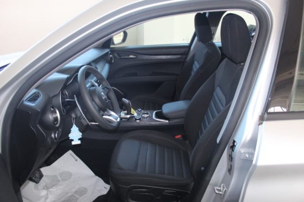 Alfa Romeo Stelvio usata a Terni (7)