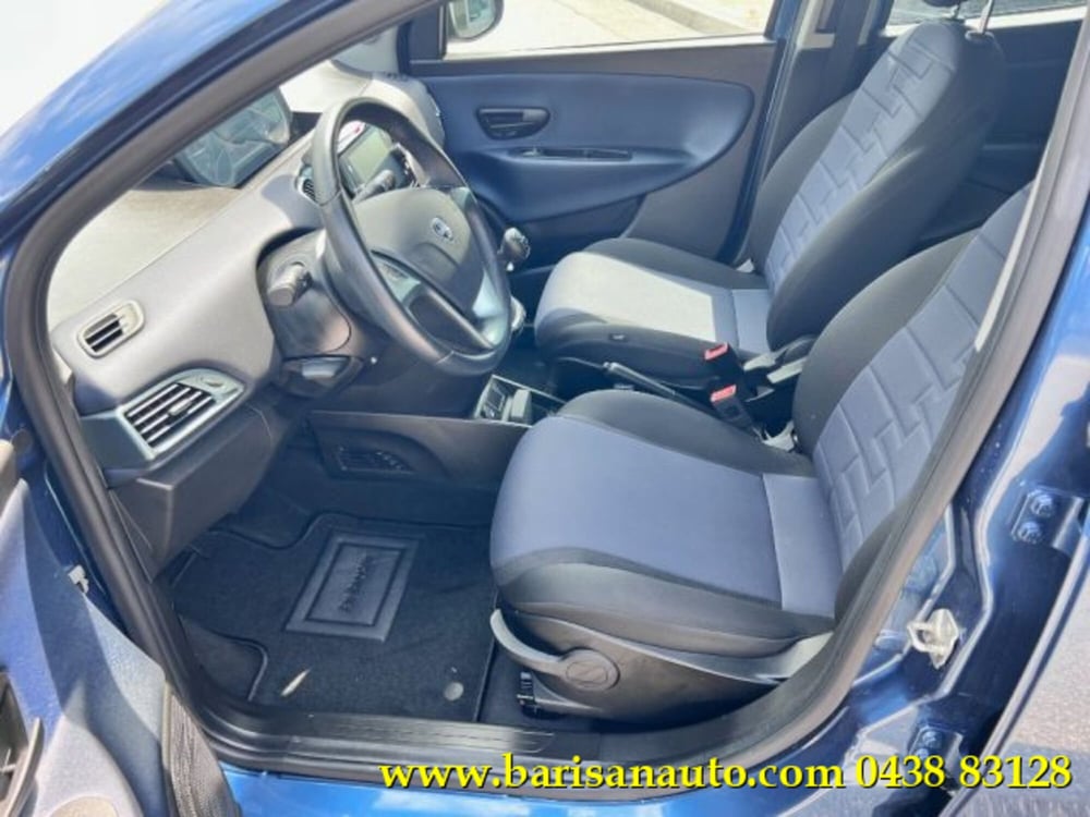 Lancia Ypsilon usata a Treviso (5)