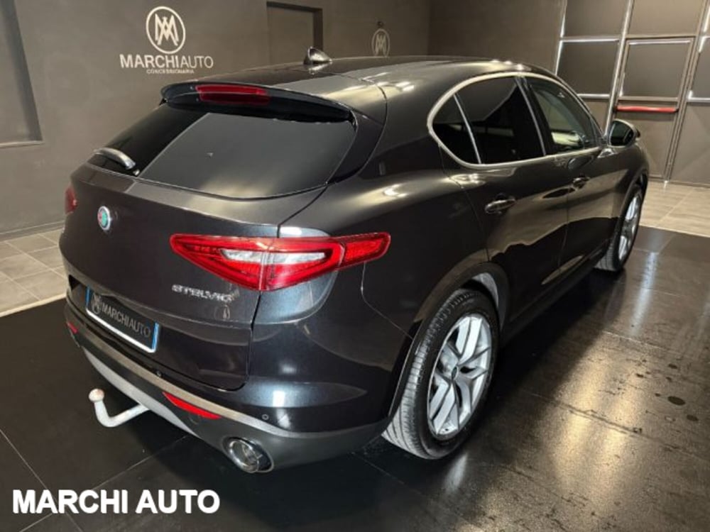 Alfa Romeo Stelvio usata a Perugia (5)
