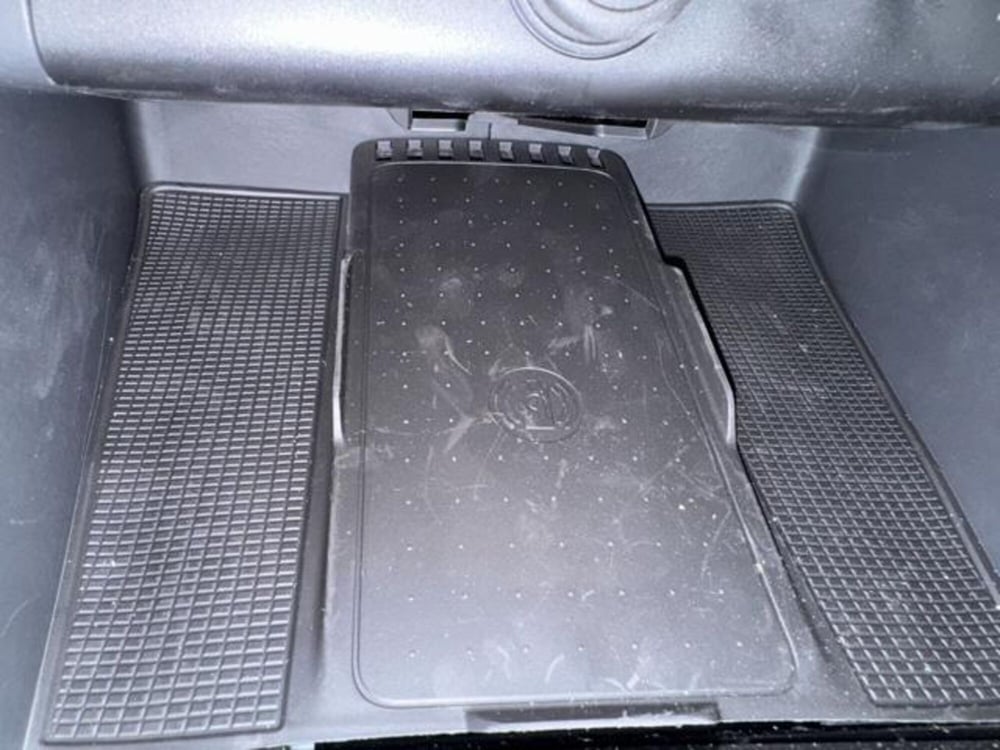 Volvo EX40 nuova a Como (17)