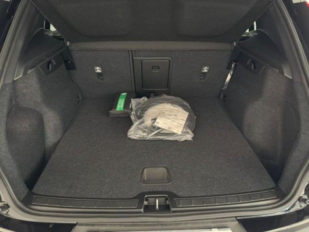 Volvo EX40 nuova a Como (19)